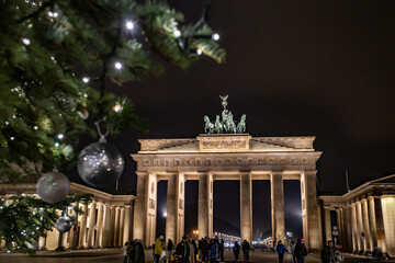 Weihnachtsbaum vor dem Brandenburger Tor © Andreas