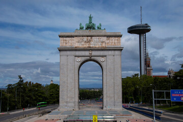 Fototapeta na wymiar Puerta de Hierro