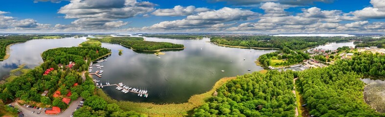 Mazury-kraina tysiąca jezior w północno-wschodniej Polsce - obrazy, fototapety, plakaty