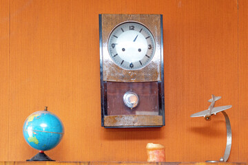 Wall Clock Globe