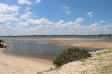 the estuary environment connects the lagoon to the ocean