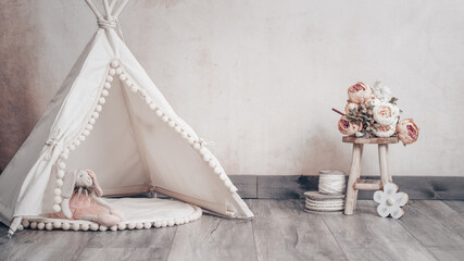 Digitaler Hintergrund beige vintage mit Tipi, Stofftier und Blumen für cake smash Hochzeit © Renee Heetfeld