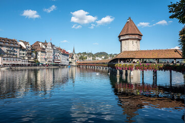 Naklejka premium LAKE LUCERNE OLD BRIDGE