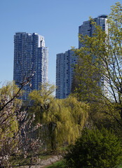 Obraz premium Spring has come to the Rusanovka district of Kiev