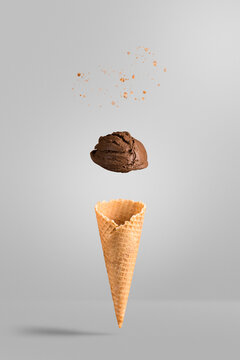 cono gelato al cioccolato sfondo mockup