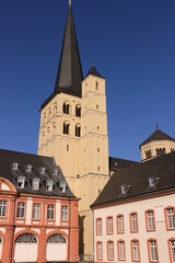 Blick auf die Abtei Brauweiler im Rheinland