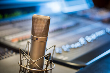 Fototapeta Professional microphone in studio enviroment obraz