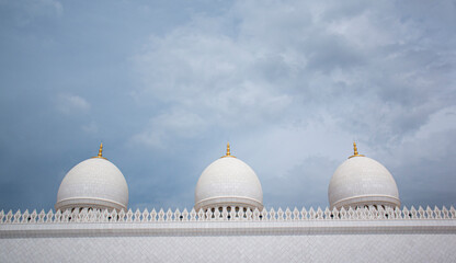 Fototapeta na wymiar Domes in the Sheikh Zayed Mosque in Abu Dhabi