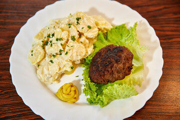 kartoffelsalat bulette