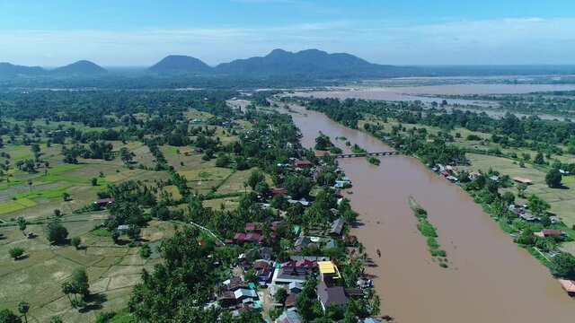 "4 000 &icirc;les" pr&egrave;s de Don Det au sud du Laos vue du ciel