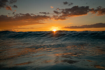 Fototapeta na wymiar Hawaiian Ocean Beach Golden Sunset 