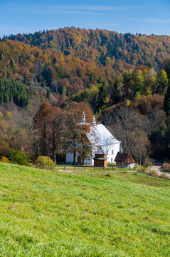 
Cerkiew świętej Męczennicy Paraskewii w Łopience, Bieszczady, Polska / Orthodox Church of the Holy Martyr of Paraskeva in Łopienka, Bieszczady, Poland
