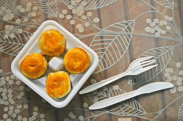 Chinese cake with sweet bean and salted filling