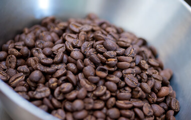焙煎したコーヒー豆