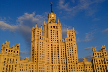 Fototapeta na wymiar High-rise building on the embankment in Moscow