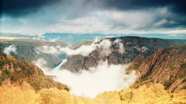 Time lapse of morning clouds over river Sil Canyon in Parada de Sil in Galicia, Spain. View from Cabezoa lookout. Mountain view. Place to visit.