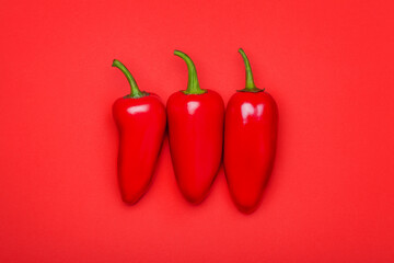 drei Jalapenos