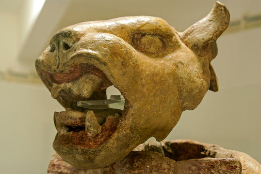 Escultura de un Puma. Museo de Xochicalco. Estado de Morelos.Mexico.