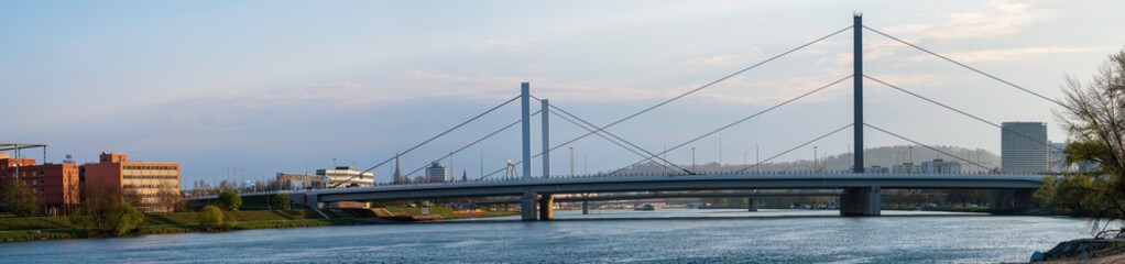 Fototapeta na wymiar Voestbrücke Linz Panorama