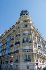 Fototapeta na wymiar Immeuble ancien du quartier du Luxembourg à Paris