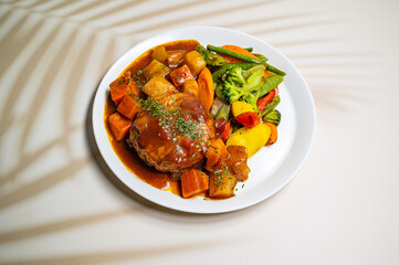 background, beef, close, cooking, cuisine, delicious, dinner, dish, food, green, grilled, hamburg, hamburger, healthy, homemade, hot, juicy, lunch, meal, meat, patty, steak, tasty, vegetable; 