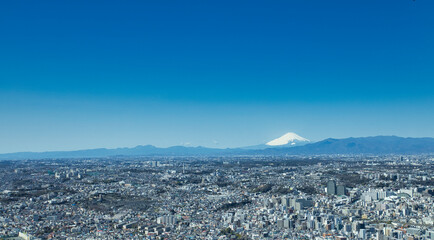 横浜ランドマークタワーから見える富士山