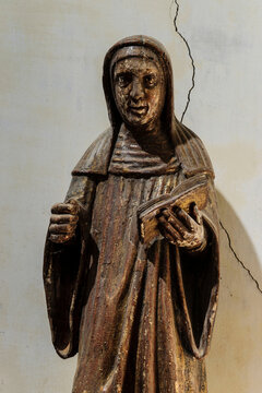 Santa Escolastica, siglo XV,iglesia de San Miguel arcangel,monasterio benedictino de Sant Miquel de Cuixa , a&ntilde;o 879, pirineos orientales,Francia, europa