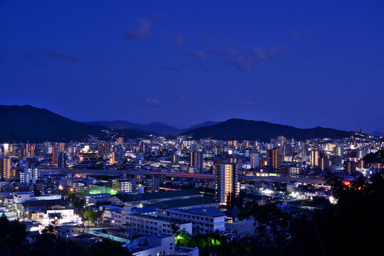 広島市安佐南区毘沙門台から安佐南区中須方面を望む夜景