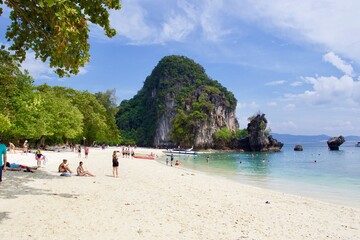 Fototapeta premium beach with trees, Koh hong, Krabi, Thailand 