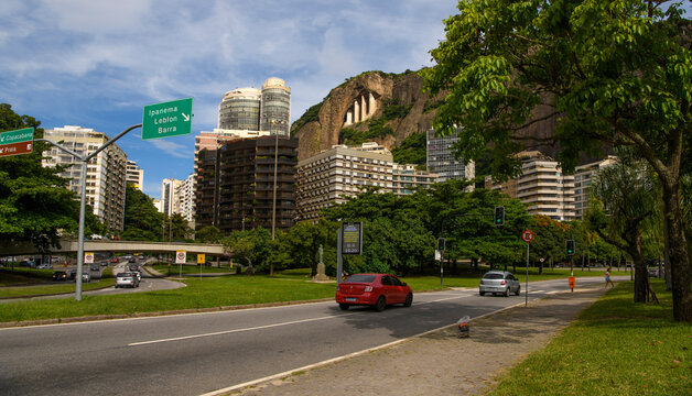   Rodrigo De Freitas Lagoon. Avenue Epitacio Pessoa