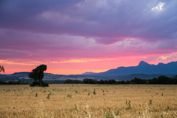 Atardecer con tormenta