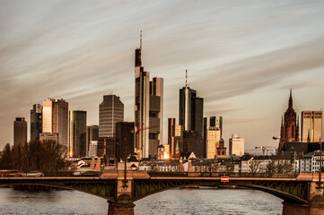 Fototapeta na wymiar Frankfurt morning sunrise city skyline