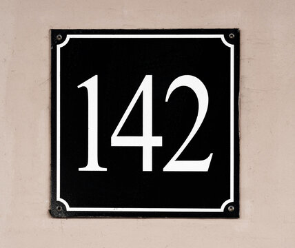 Hausnummer 142