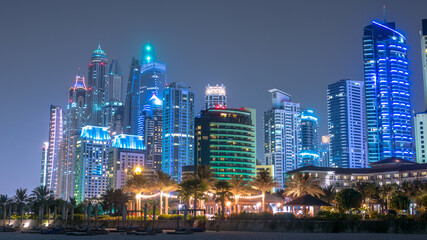 Fototapeta na wymiar Dubai Marina Strand bei Nacht