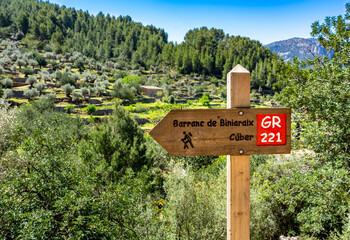 Wanderurlaub Mallorca - der GR221 Fernwanderweg durch die Schlucht Barranco de Biniaraix bei Soller...