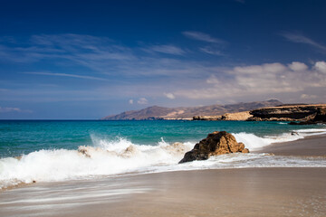 Krajobraz morski, relaks i wypoczynek na wyspach kanaryjskich, Fuerteventura	