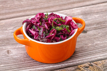 Pickled red cabbage with herbs