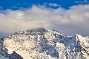Der Weltberühmte Jungfrau ist ein Berg im Kanton Berg, Schweiz