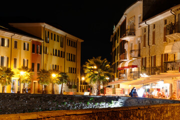 Fototapeta premium Sirmione am Abend, Lago di Garda, Italy