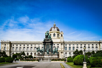 Obraz premium ウィーン、美術史美術館、自然史博物館、マリアテレジア像周辺の情景
