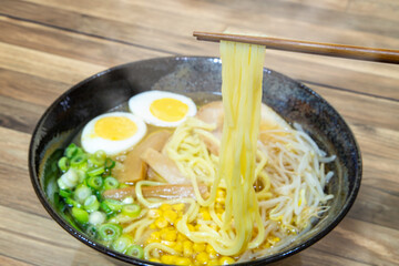 札幌味噌バターラーメンを食べる