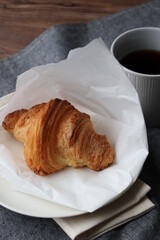 クロワッサンとコーヒー