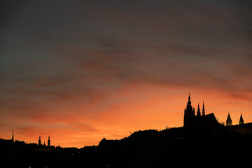 Fototapeta na wymiar Silhouette of Prague Castle at sunset