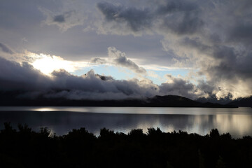 Naklejka na ściany i meble Lake Te Anau / Lake Te Anau