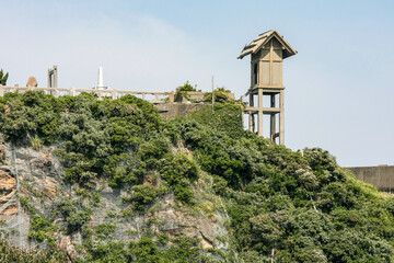 世界文化遺産　軍艦島の端島神社（長崎）