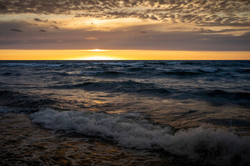 Fototapeta na wymiar Sunset at the seaside