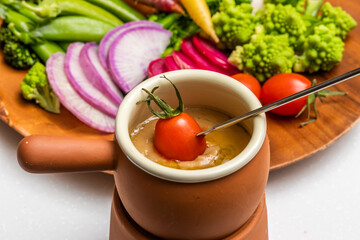 バーニャカウダ　イタリアのグルメ　Bagna cauda Italian gourmet