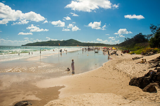 The Beauty Of Main Beach Of Byron Bay, A Popular Tourist Destination In New South Wales, Australia.