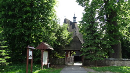 zabytkowy Kościół w Sękowej, Szlak Architektury Drewnianej w Małopolsce, zabytki sakralne w Polsce, - obrazy, fototapety, plakaty