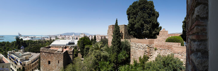 Fototapeta na wymiar Vista panorámica de la ciudad de Málaga desde su antigua Alcazaba musulmana